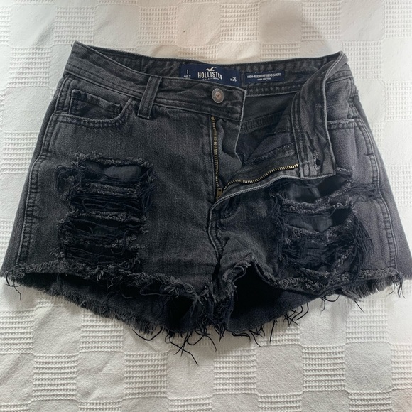 Hollister Pants - Hollister black high rise boyfriend shorts W 25